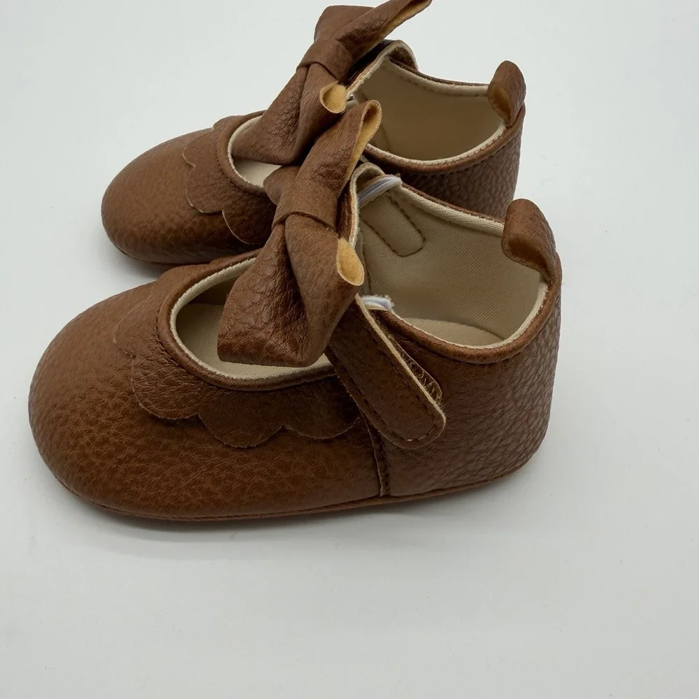 Lucky Brand Baby Girls Tan Crib Shoe Bow Scalloped Tan Size 4 (9-12 Months) NWOT